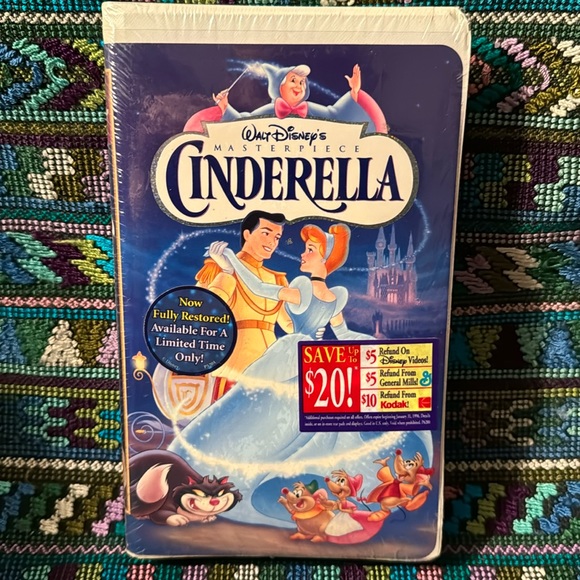 📼 CINDERELLA 👀 Walt Disney Masterpiece VHS in original factory seal. Unopened! - Picture 1 of 9